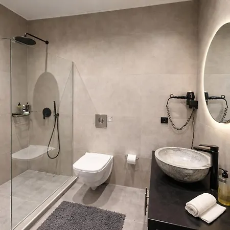 Endless Blue 干尼亞